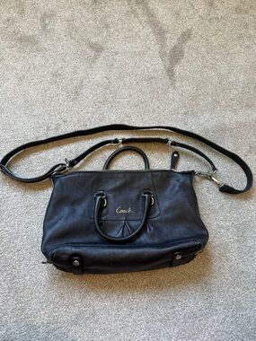 Women’s Coach Ashley Satchel
Detachable Strap Leather
Shoulder Bag Black